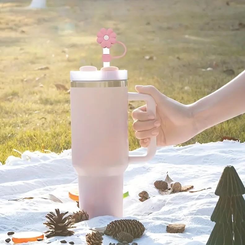 تولید درپوش لیوان و نی سیلیکونی